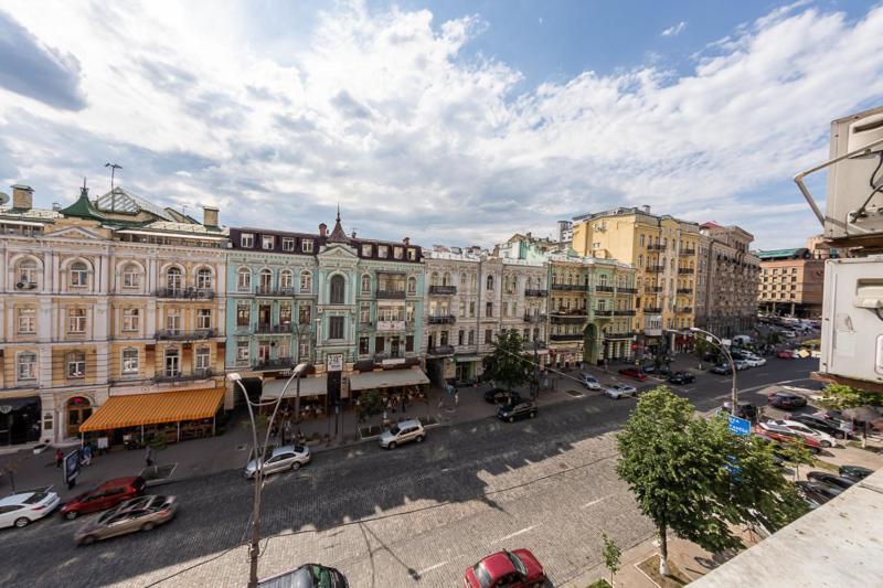Apartment Near Lva Tolstoho Square Kyiv Exterior photo
